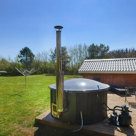 Hébergement de vacances Ocean Front In With Sauna Spottrup