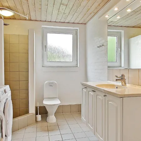 Hébergement de vacances Ocean Front In With Sauna